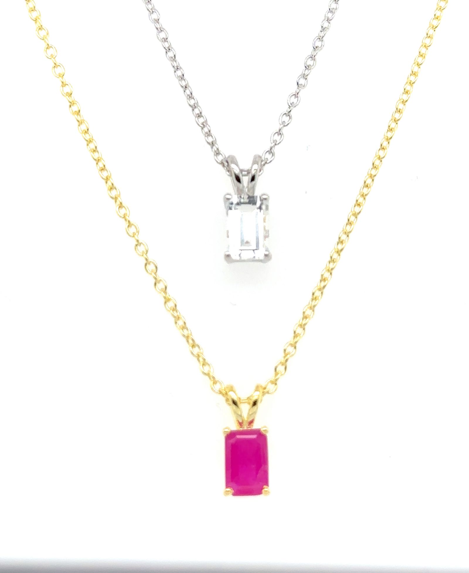 Набор из 2 колье: подвески с рубином (5/8 ct. t.w.) и белым топазом (5/8 ct. t.w.) в 18" оправе из стерлингового серебра и позолоченного серебра 10k