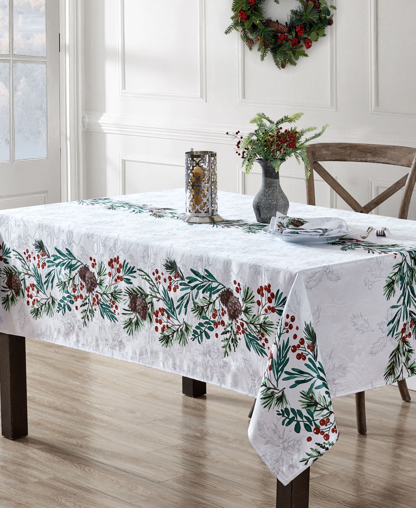 Elrene праздничная прямоугольная скатернь из ткани Holly Berry Flourish, 120"x 60"