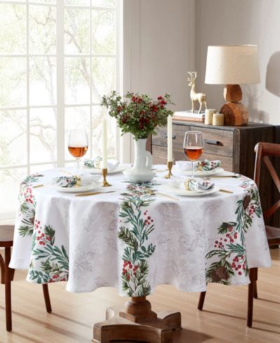 Скатерть Elrene Holly Berry Flourish Holiday Fabric Round, 70"