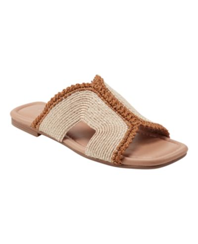 Сандалии Marc Fisher LTD Women's Nashie Slip On Square Toe Flat