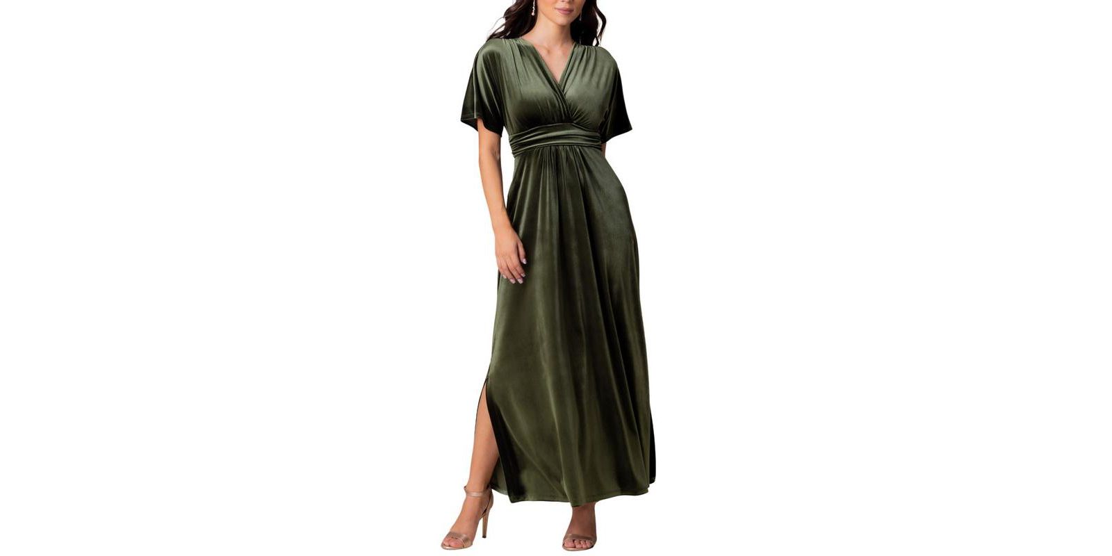 Kiyonna Women's Verona V-Neck Velvet Evening Gown With Pockets