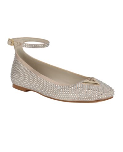 GUESS Women's Levvise Square Toe Ballet Flat