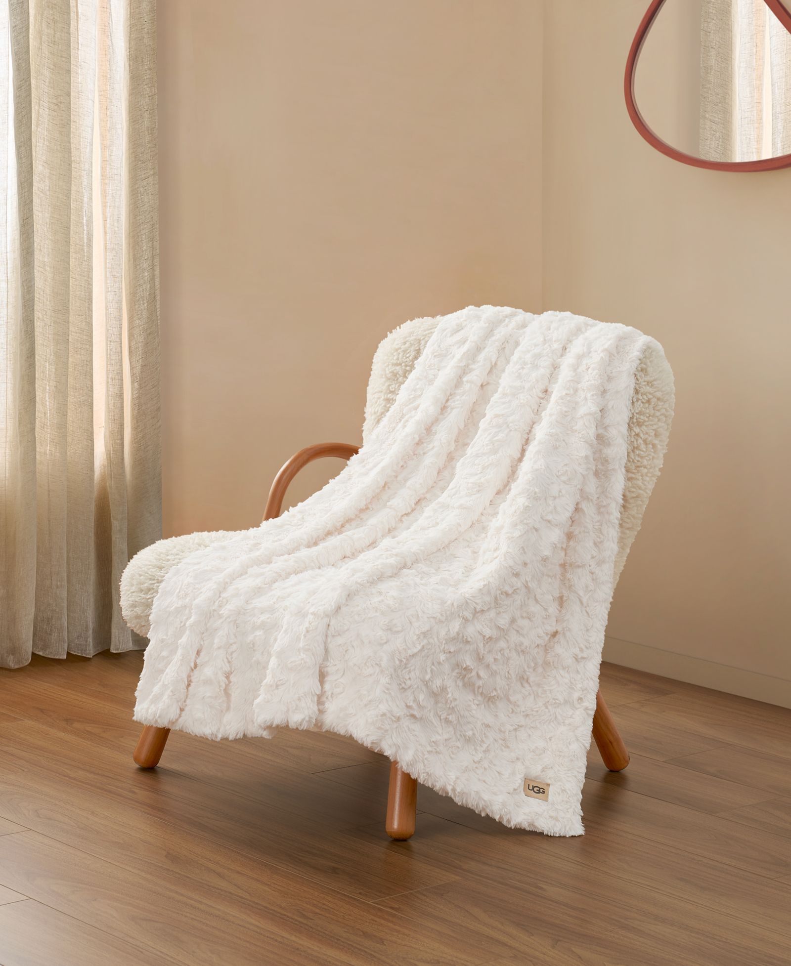 Накидка UGG® Adalee из искусственного меха, 50" x 70"