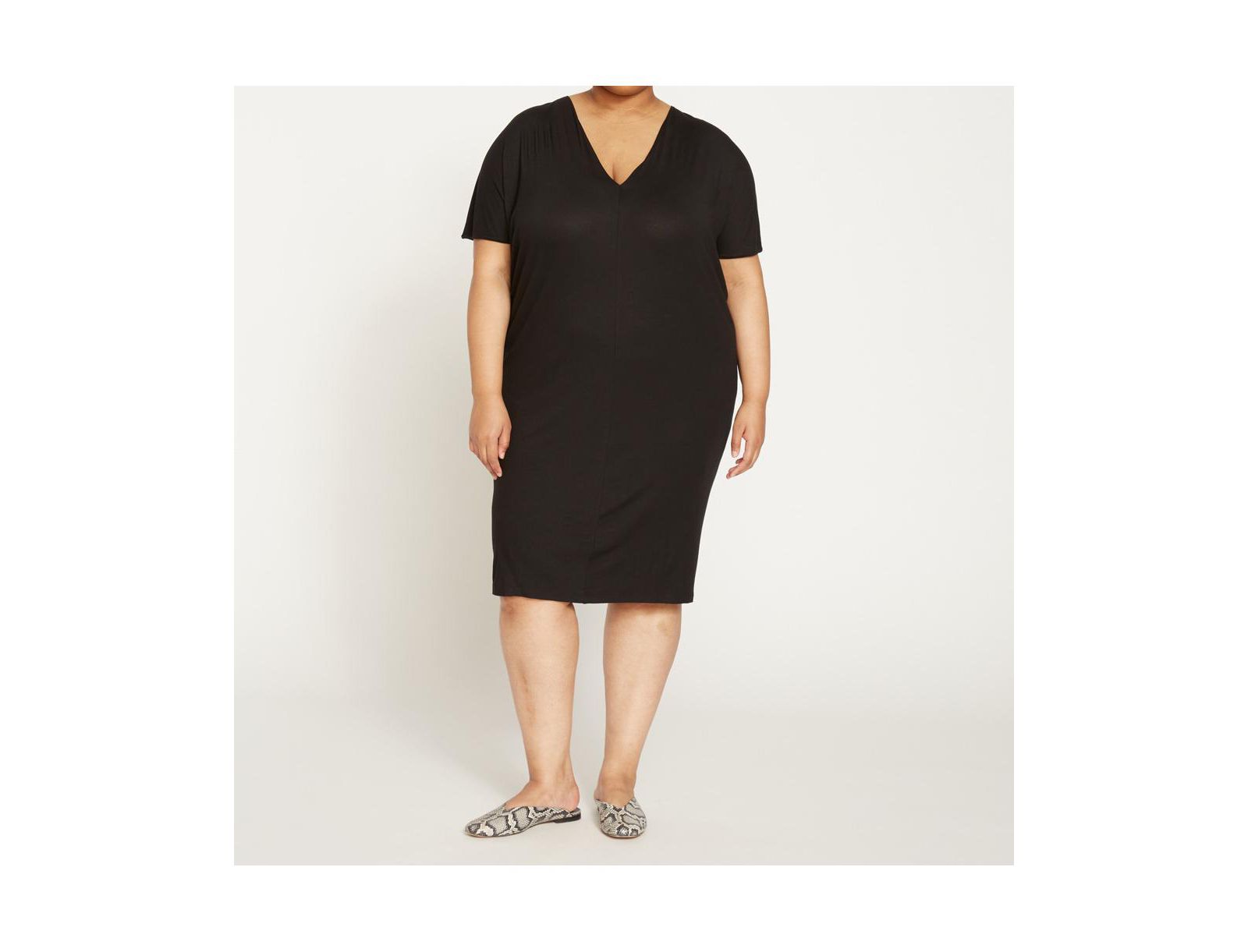 Universal Standard Plus Size Teresa Liquid Jersey V-Neck платье