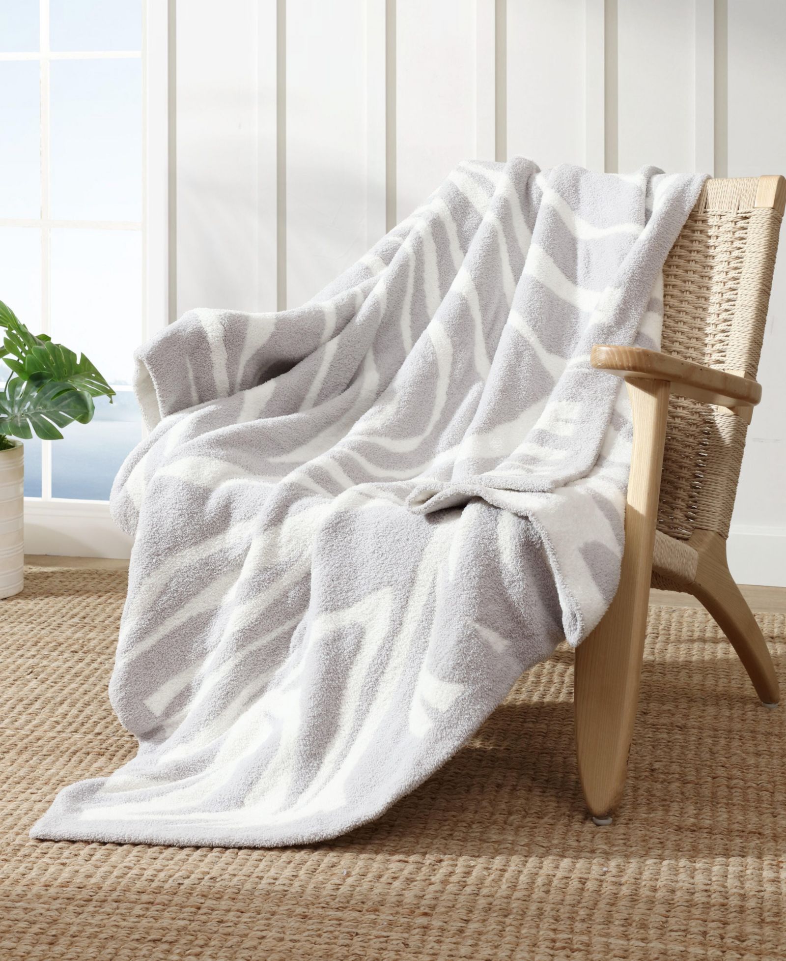 Tommy Bahama Home Вязаный плед Jungle Zebra, 70" X 50"