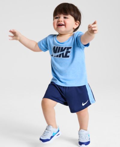 Детский комплект Nike Baby Boy Short-Sleeve Logo T-Shirt & Shorts, 2 Piece Set
