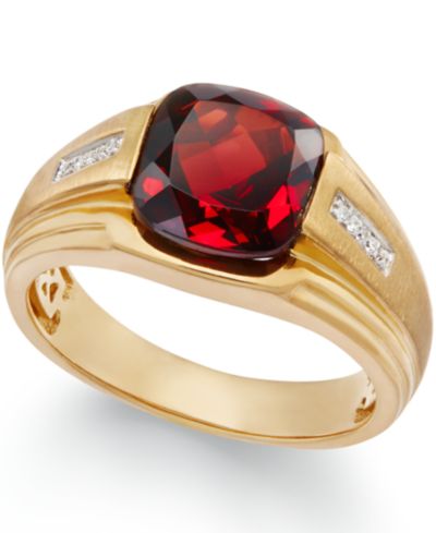 Мужское кольцо с гранатом (5 ct. t.w.) и бриллиантовыми акцентами из 10k Gold