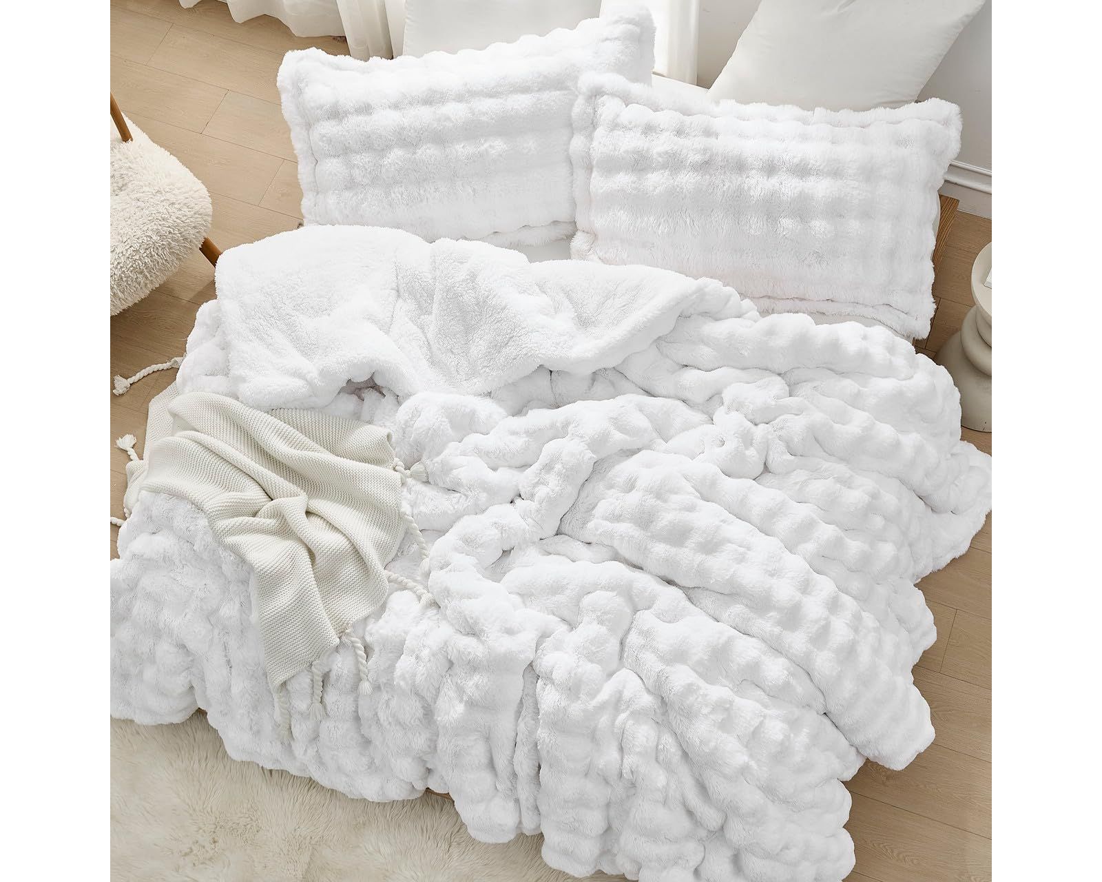 Snowball Chunky Bunny - Coma Inducer Oversized Comforter Set