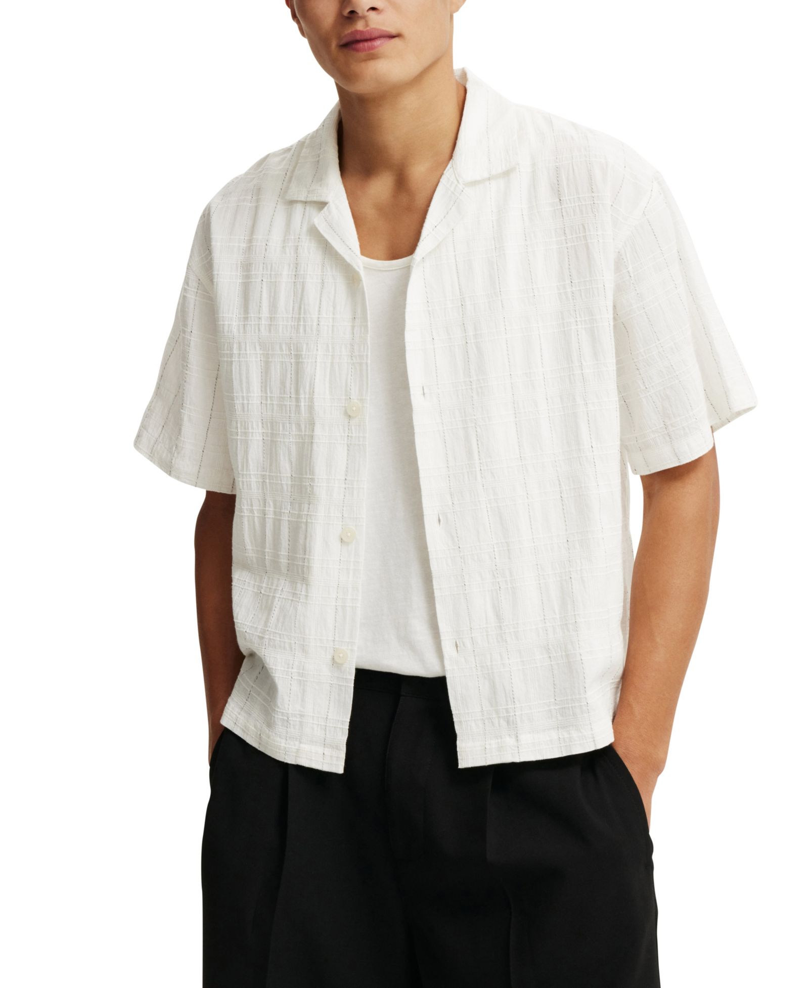 COTTON ON Men's Box Fit Short Sleeve Shirt