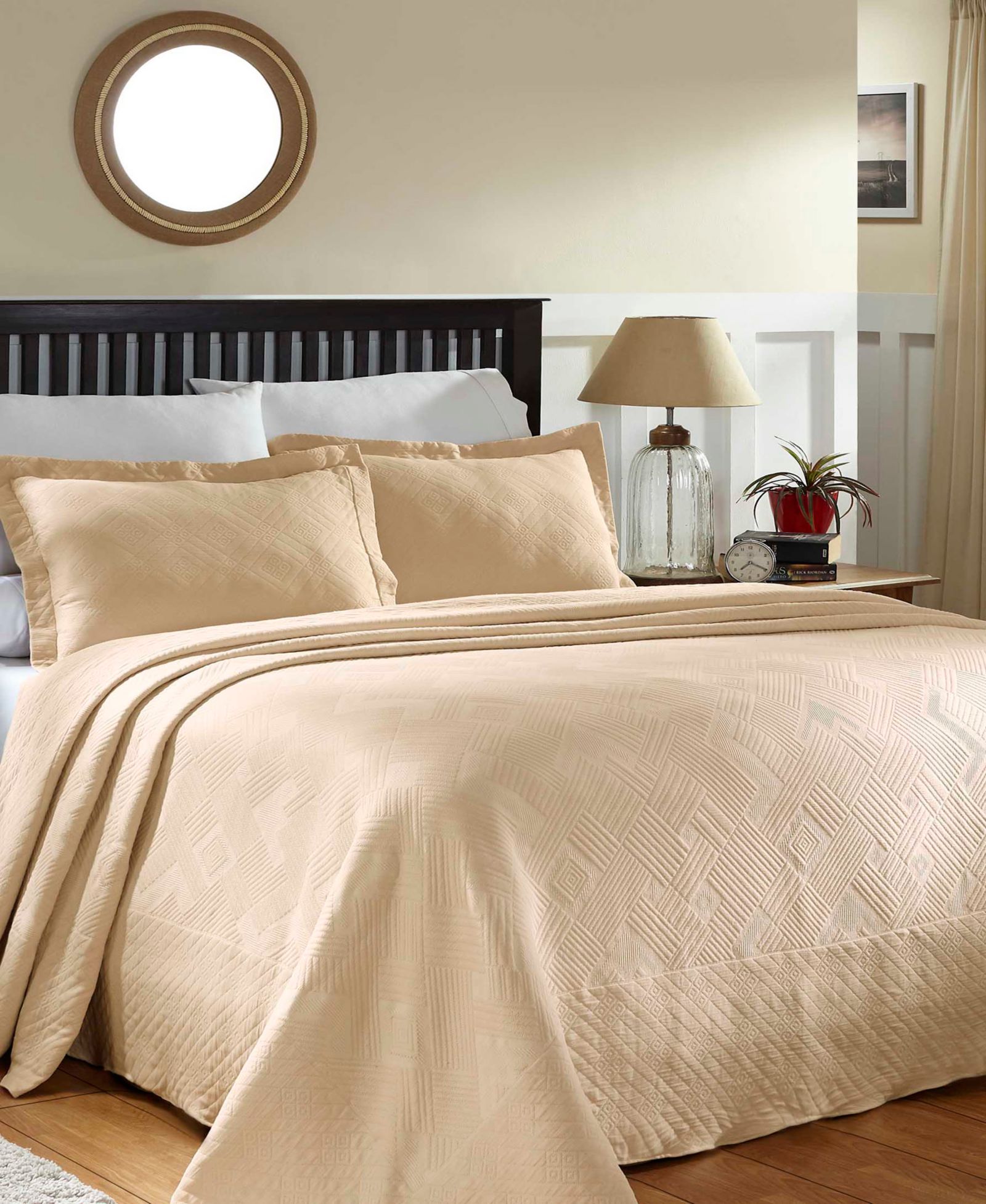 Superior Geometric Fret Textured Jacquard Matelasse All-Season 3-Piece Bedspread Set, Full