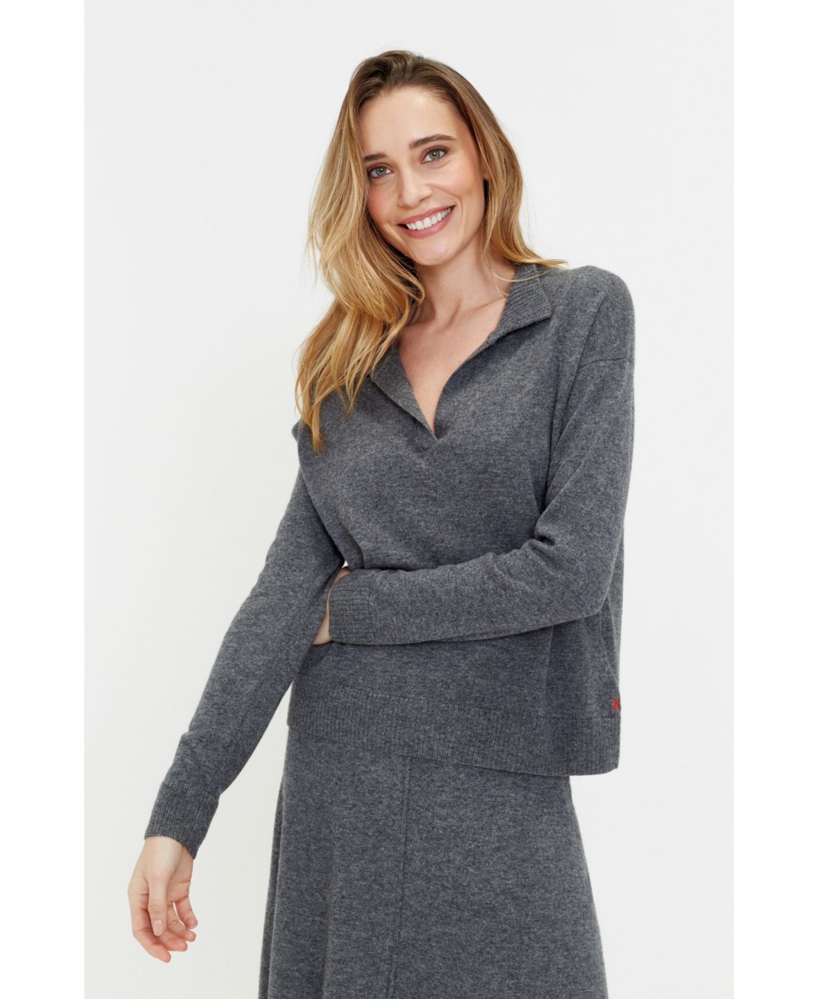 Chinti & Parker Women's Chinti and Parker Wool Cashmere Blend V Neck Collared Sweater