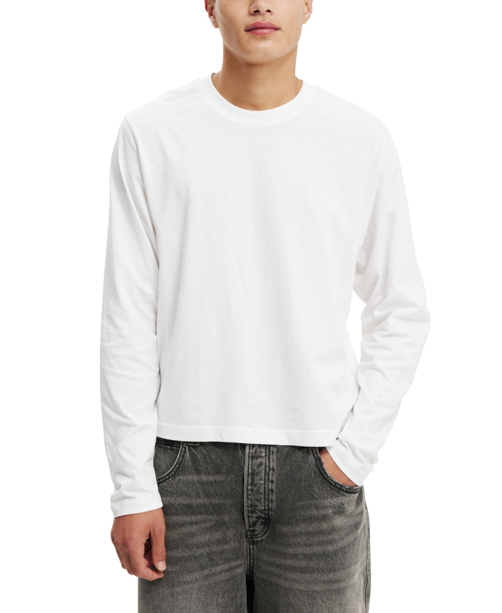 COTTON ON Men's Cropped Fit Long Sleeve T-Shirt