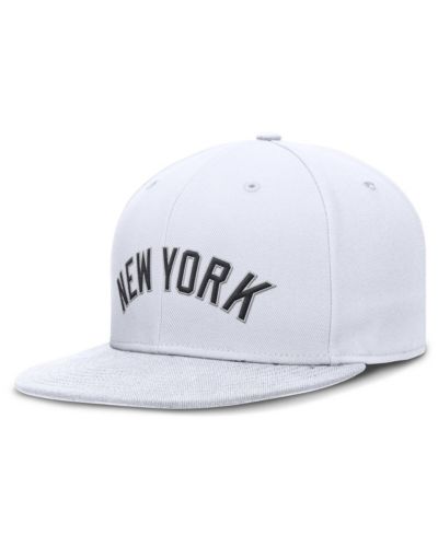 Мужская белая кепка Nike New York Yankees True Performance Fitted