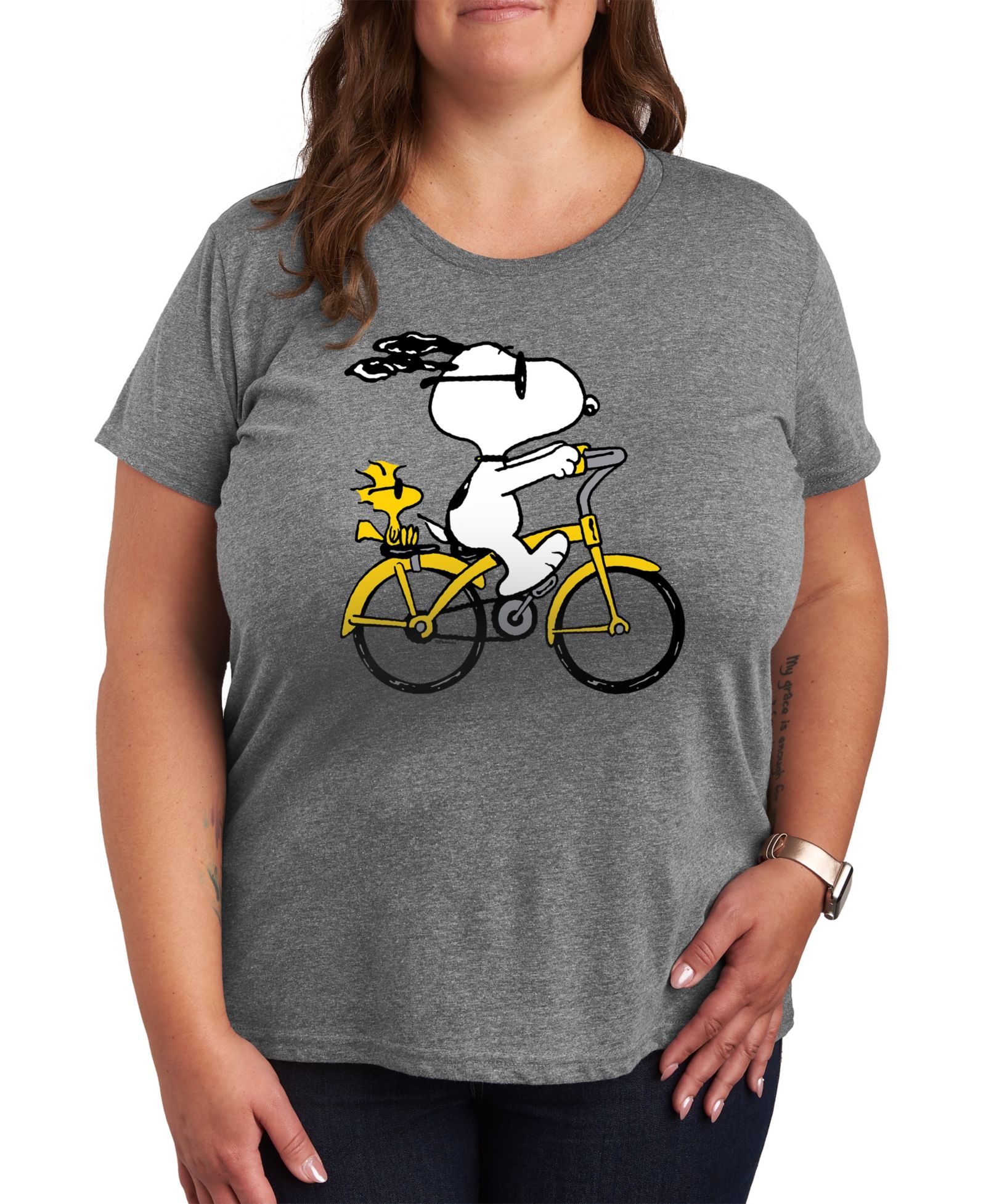 Футболка Hybrid Apparel Trendy Plus Size Peanuts Snoopy Bike Ride Graphic Crew Neck