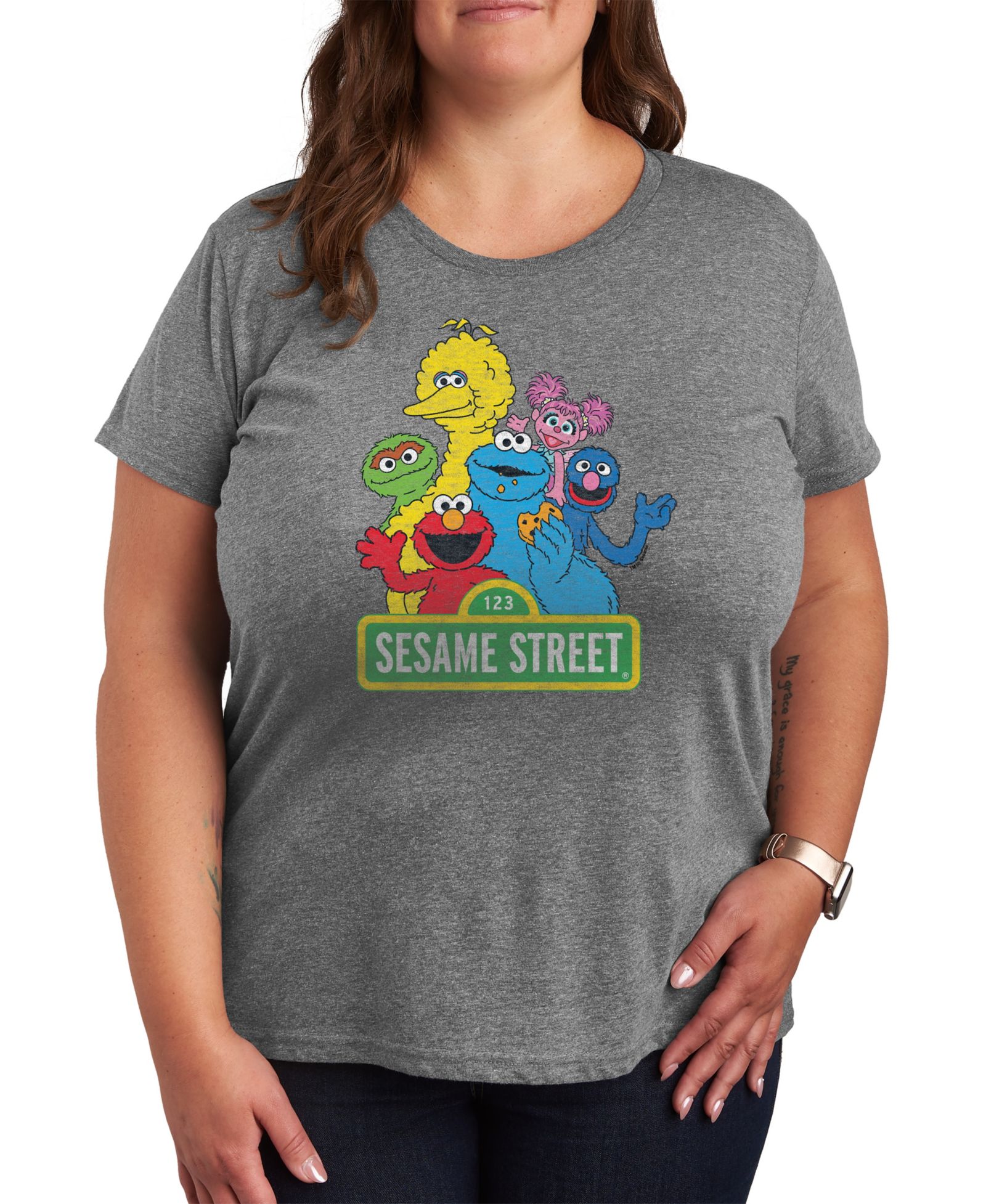 Hybrid Apparel Футболка Sesame Street Group Plus Size с графическим принжевом