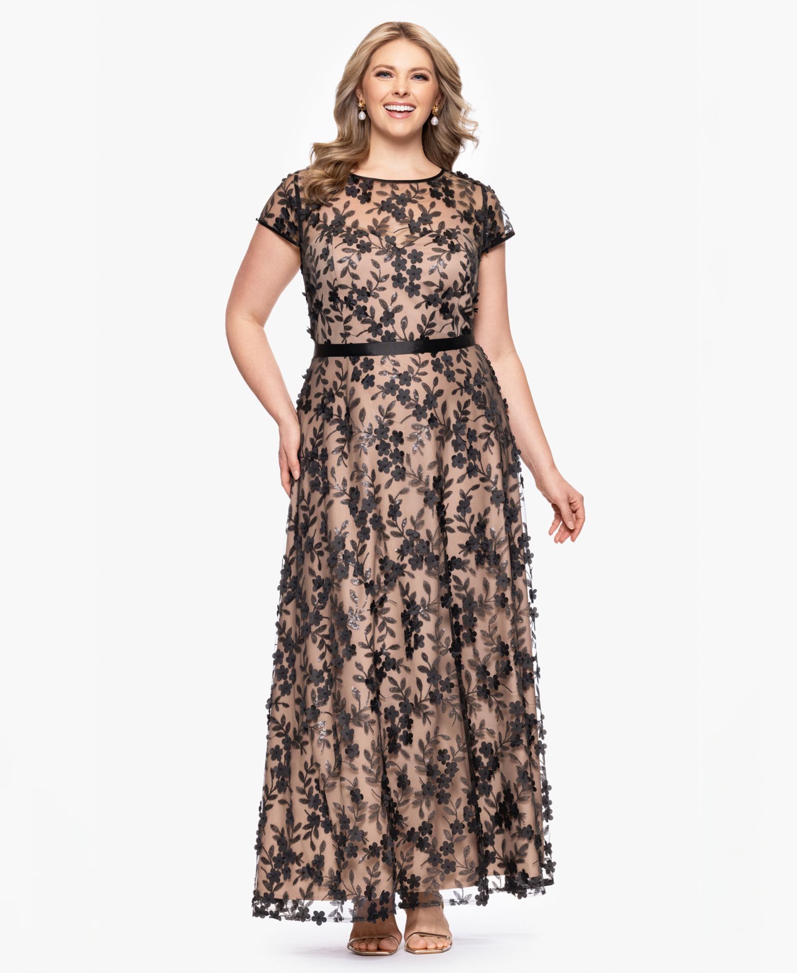 Платье XSCAPE Plus Size Embellished 3D Flower Ball Gown