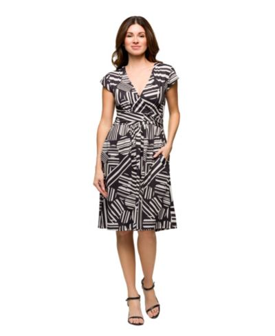 24seven Comfort Apparel Женское платье длиной до колена с коротким рукавом и карманами