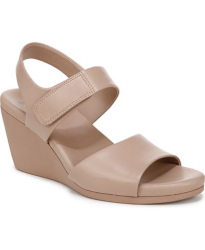 Женские сандалии Naturalizer Imani Open Round Toe Wedge