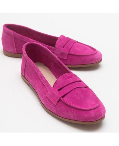 Fuchsia suede leather