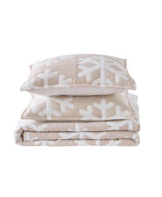 Linery & Co Winter-Themed Snowflake Matelasse Quilt Set with Shams