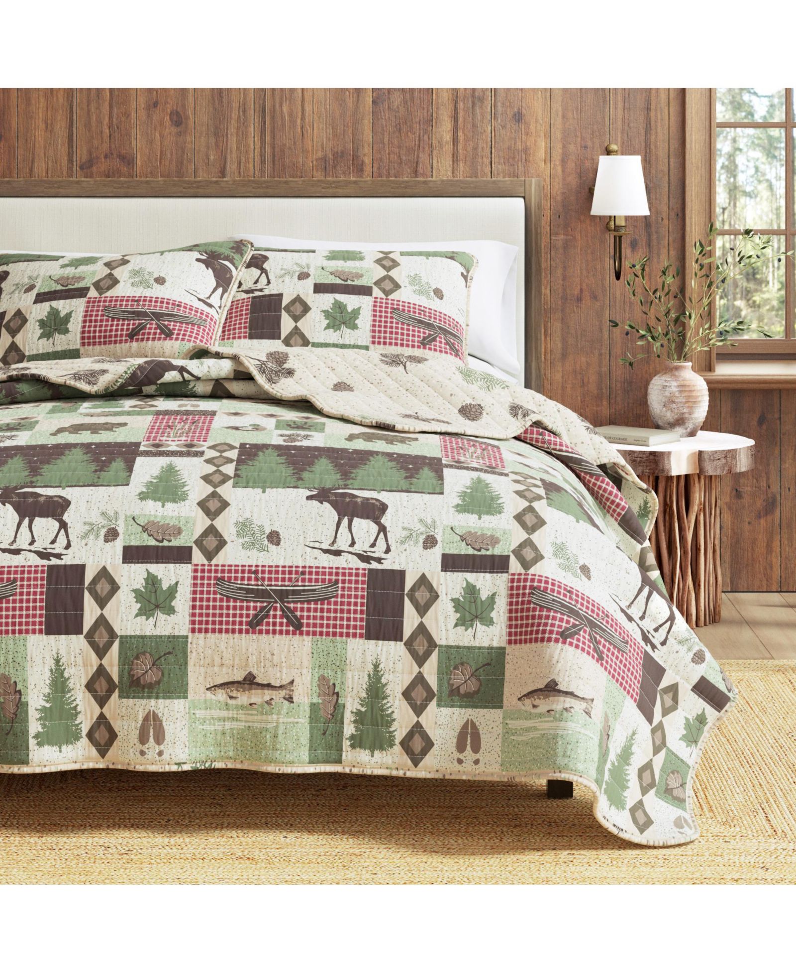 Linery and Co. Wildlife Patchwork Quilt Set с наволочками