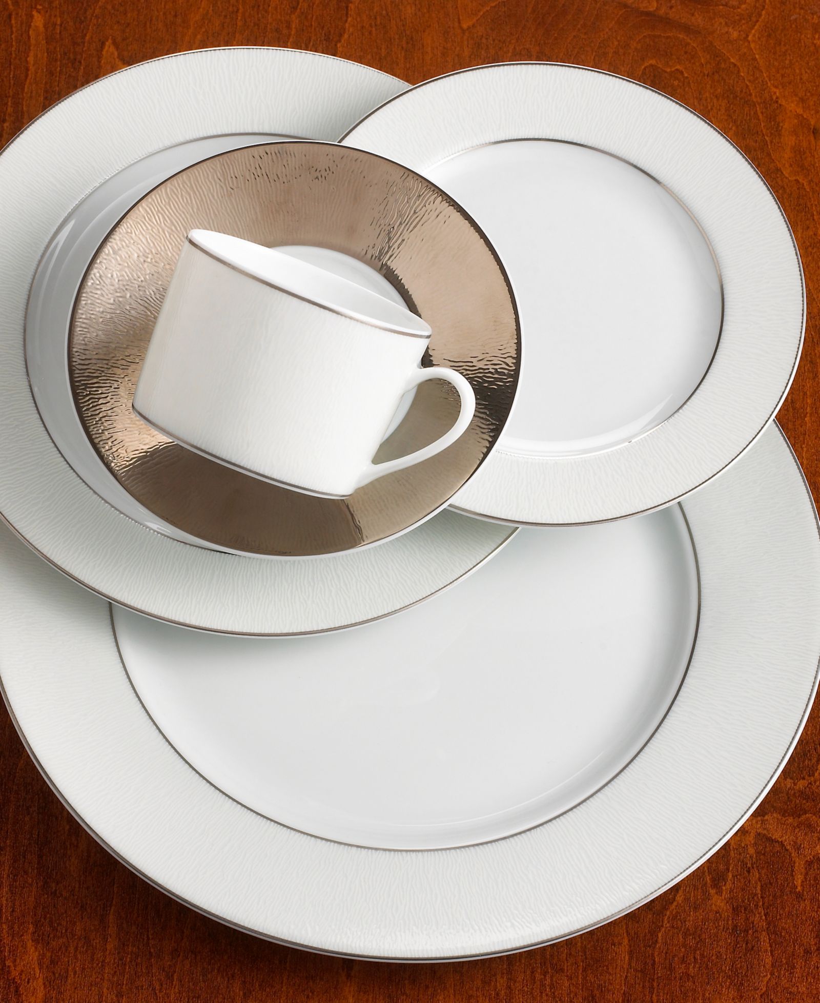 Блюдо Bernardaud Dune Tea Saucer
