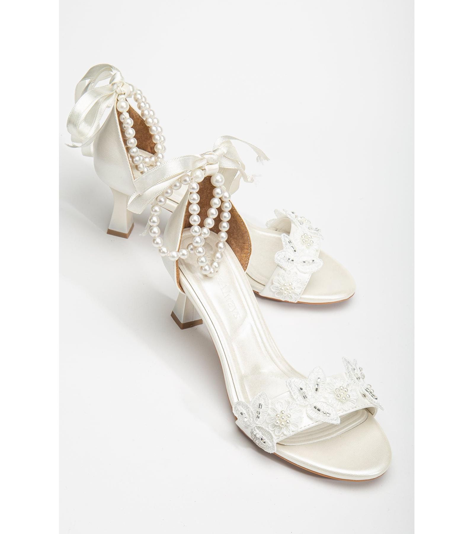 Dawn Lace Sandals with Pearls