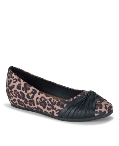 Baretraps Women's Chainey Ballet Flats