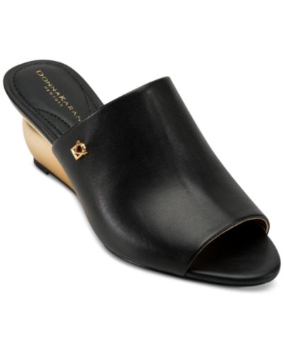 Женские босоножки Donna Karan New York Donna Wedge Mule