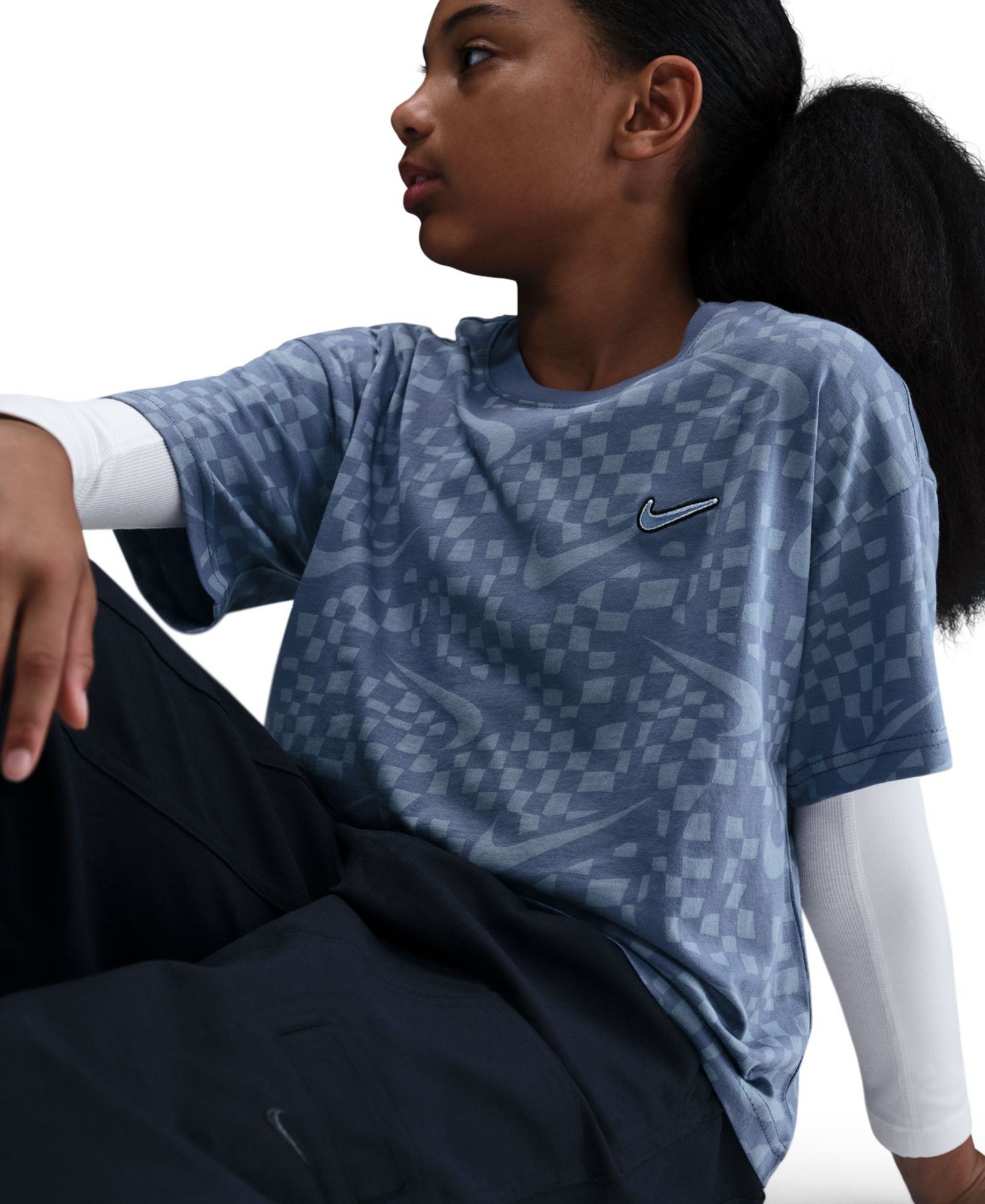 Nike Girls' 7-16 Sportswear Relaxed Fit T-Shirt