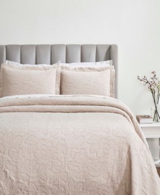 Superior Hibiscus Cotton Matelassé Woven 3-Pc. Bedspread Set, Queen