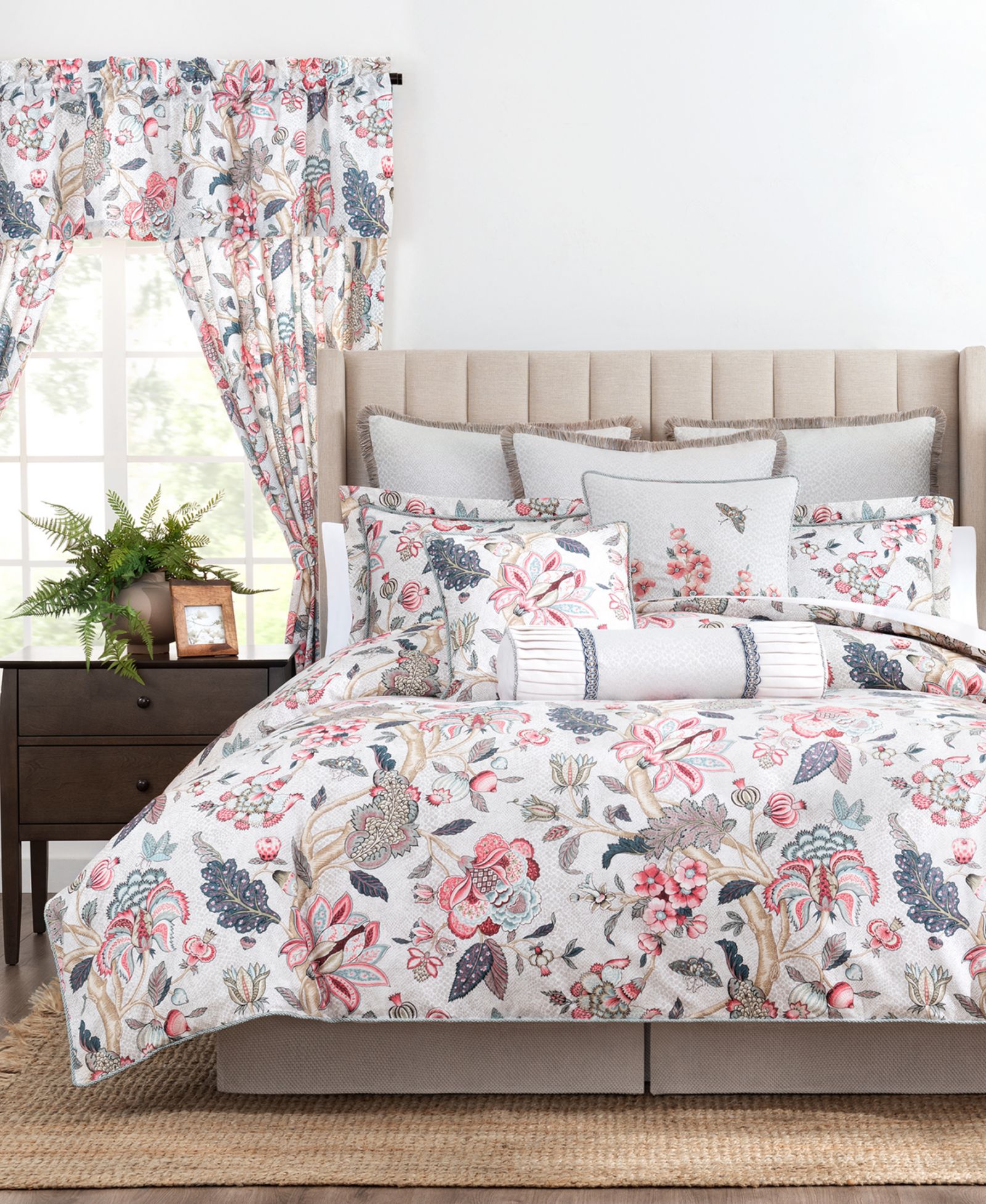 Комплект из 4 предметов Rose Tree Talia Floral Print Comforter, Queen