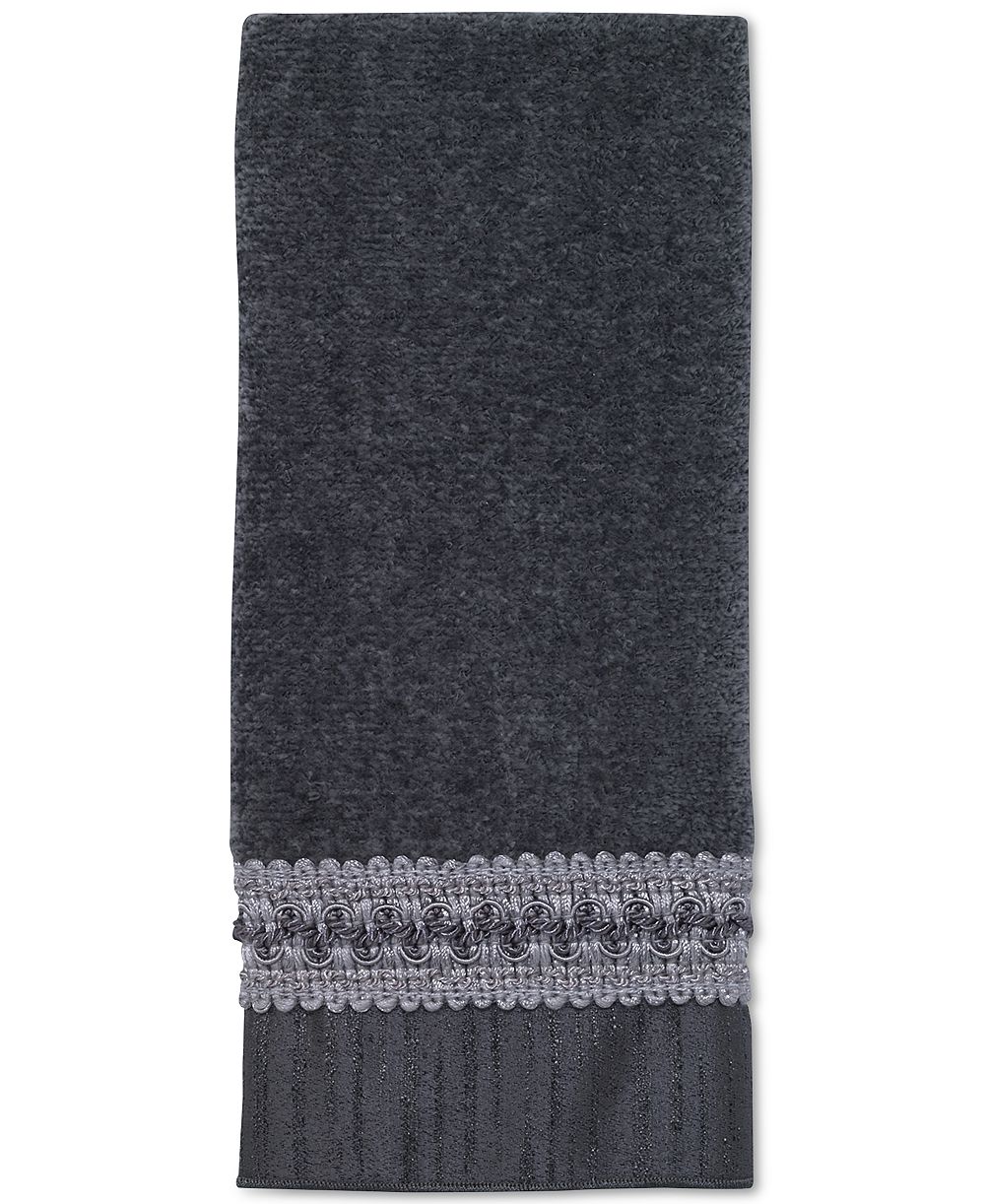 Avanti Braided Cuff Medallion Fingertip Towel, 11" x 18"
