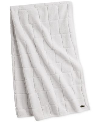 Полотенце для ванной Lacoste Home Heritage Cotton с узором Croc Scale, 30" x 56"