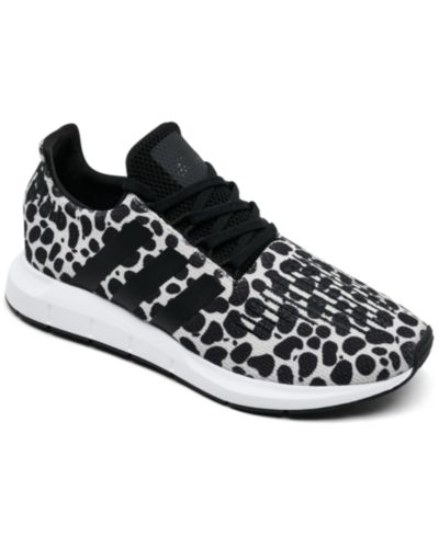 adidas Women's Swift Run 1.0 кеды с анималистичным принтом