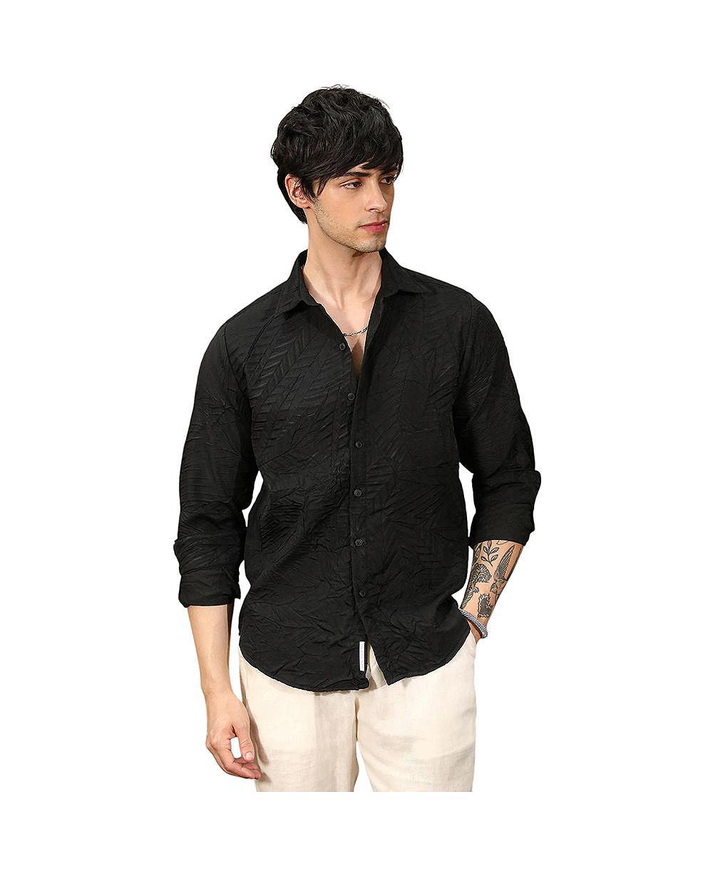 Мужская Campus Sutra Onyx Black Foliage-Tactile Shirt