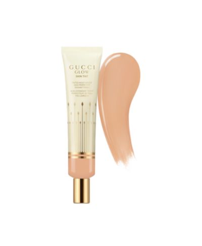 32 - Medium skin with cool to neutral undertones