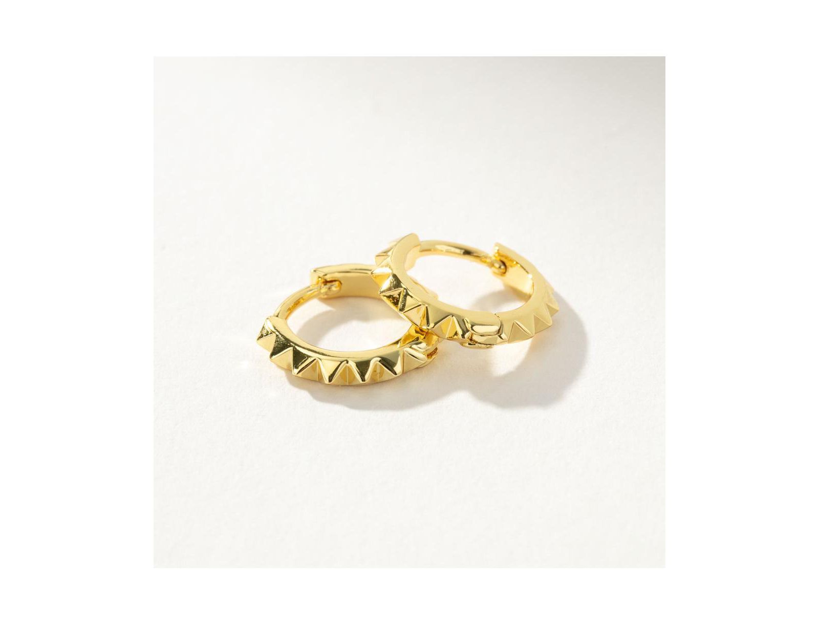 Uncommon James серьги-кольца Textured Mini Huggie 14K Gold-Plated