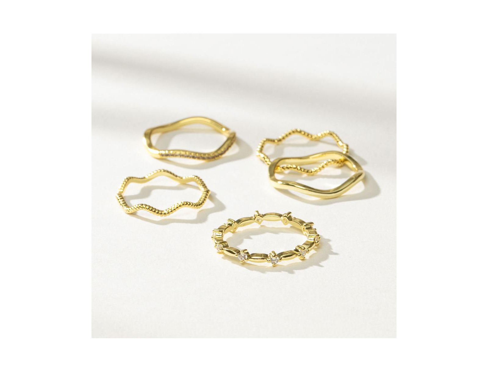 Комплект колец Uncommon James 14k Gold-Plated, Cubic Zirconia Vintage 5 Layered Ring Set, Set of 5