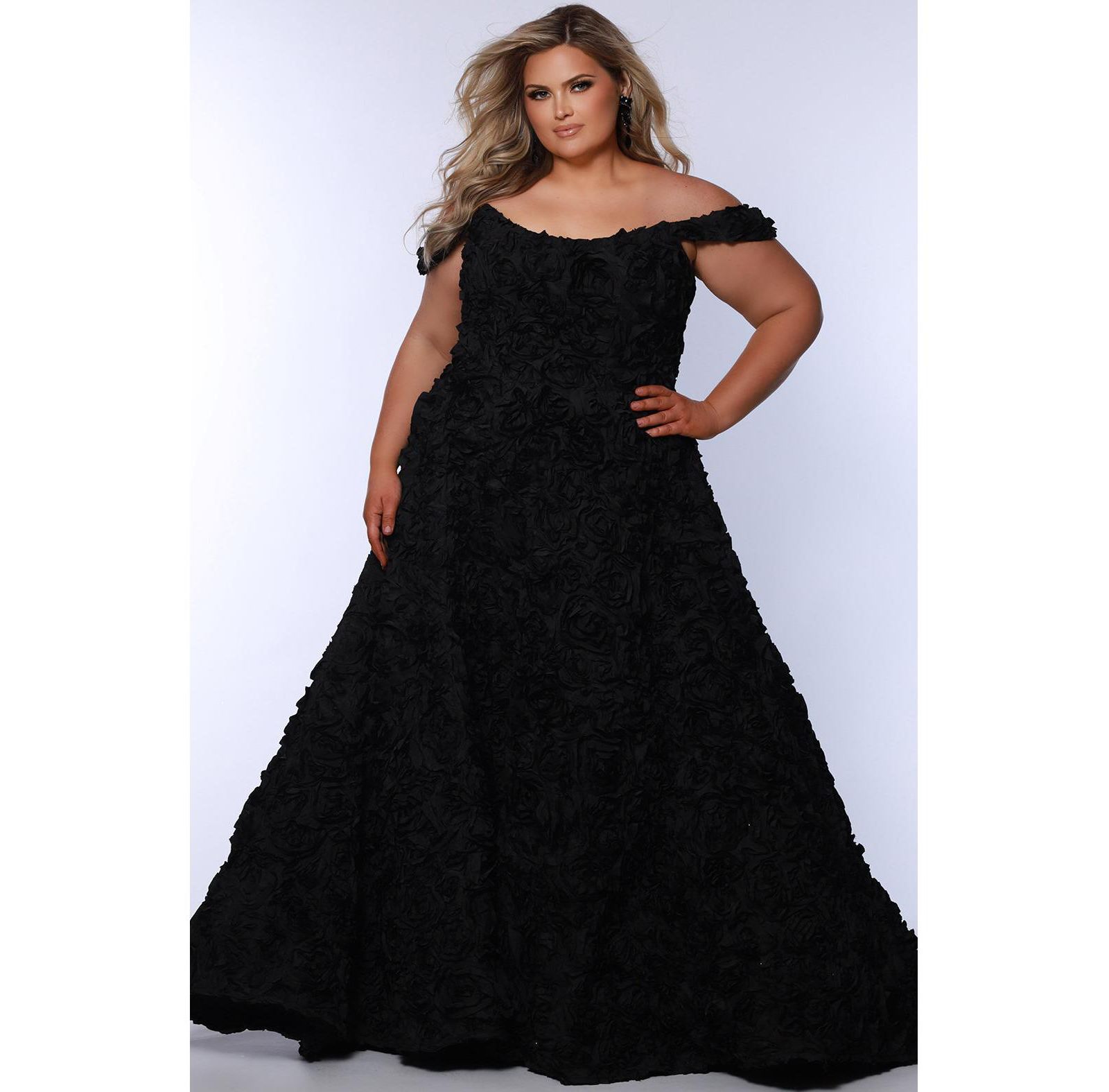 Женское вечернее платье Sydney's Closet Off The Shoulder Rosette A-Line