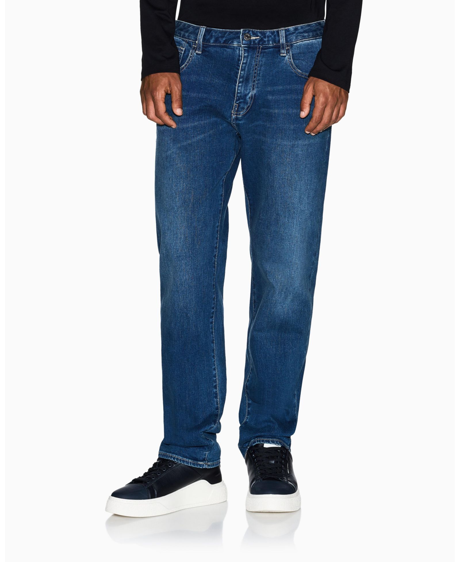 A|X Armani Exchange Men's J16 Straight Comfort Denim Jeans