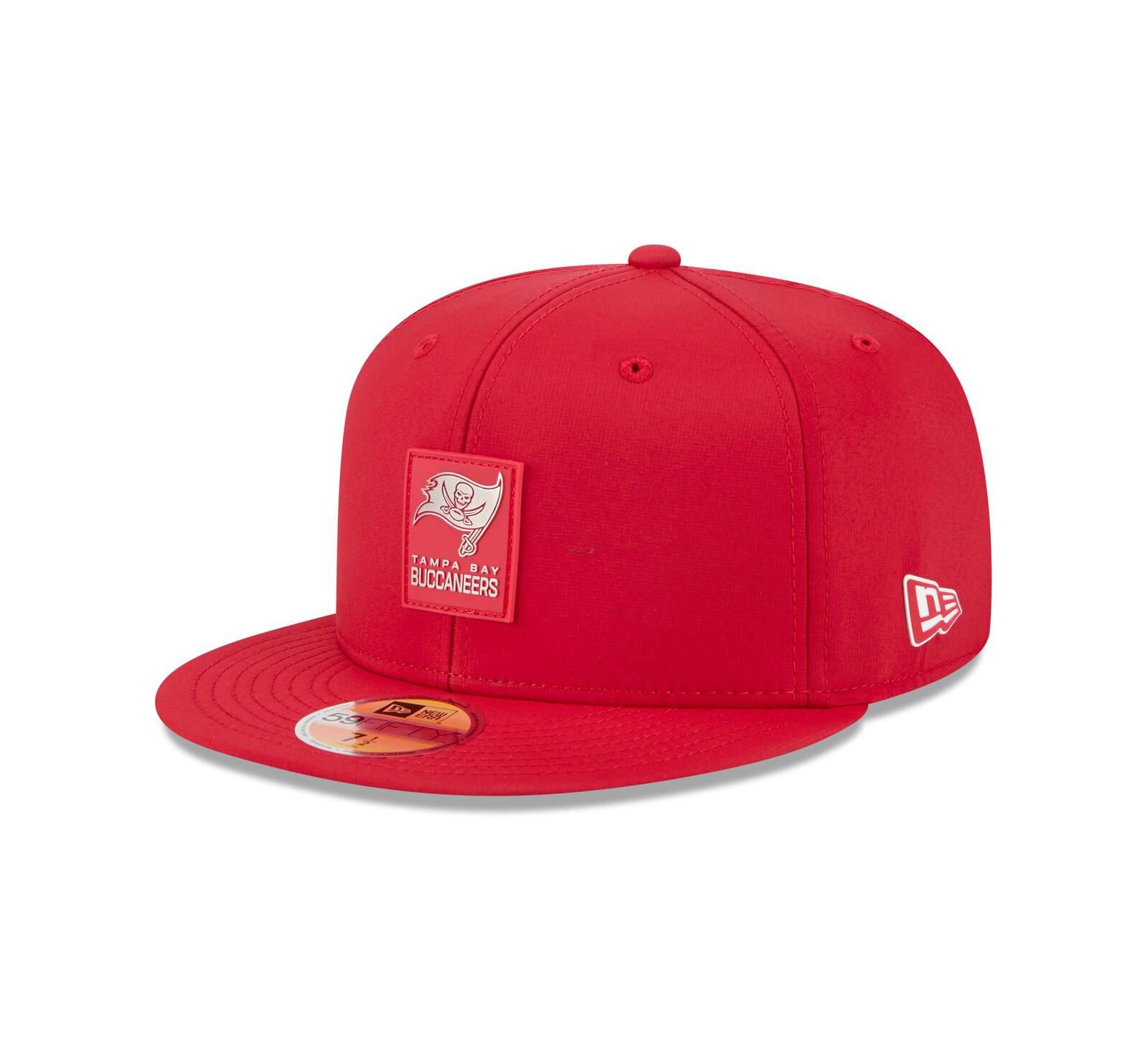 New Era Men's Red Tampa Bay Buccaneers 2025 Sideline 59FIFTY Fitted Hat