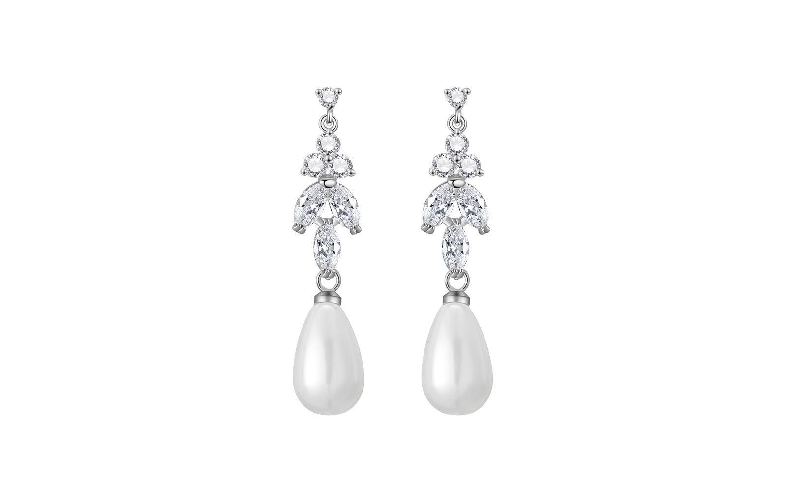 Серьги Untamed Petals Leo Pearl and Crystal Drop