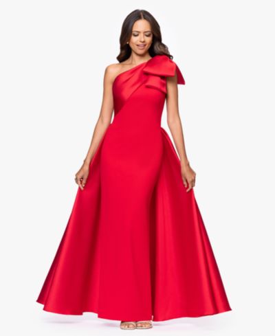 Женское вечернее платье Betsy & Adam One-Shoulder Gown