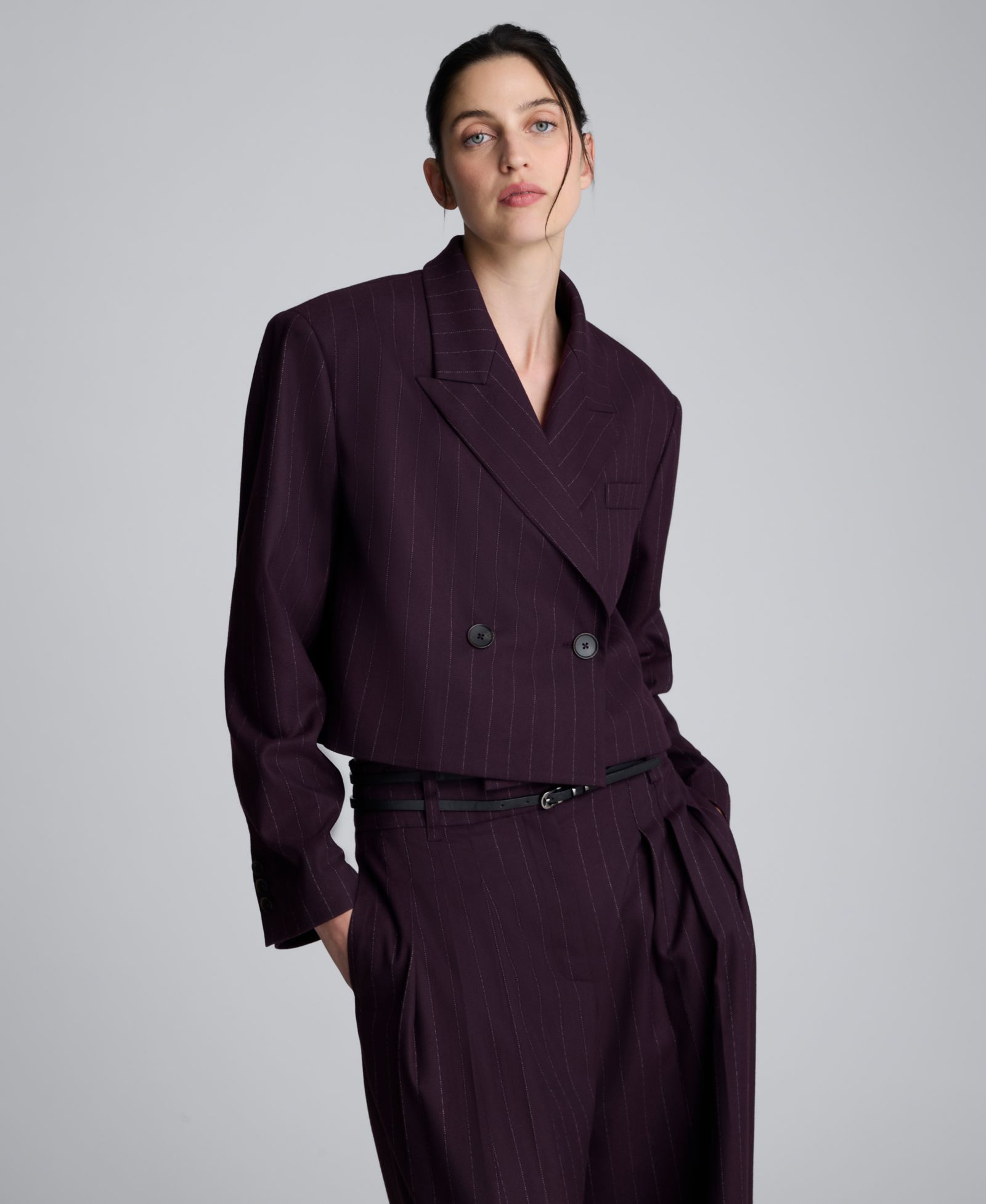 Kenneth Cole Женский укороченный двубортный блейзер Pinstripe