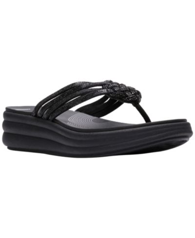 Clarks Women's Cloudsteppers Drift Gem Round Toe Sandals