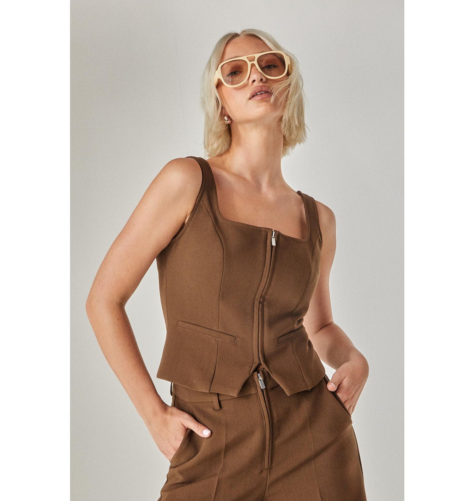 Nasty Gal Women's Zip Front Sleeveless Tailored Top