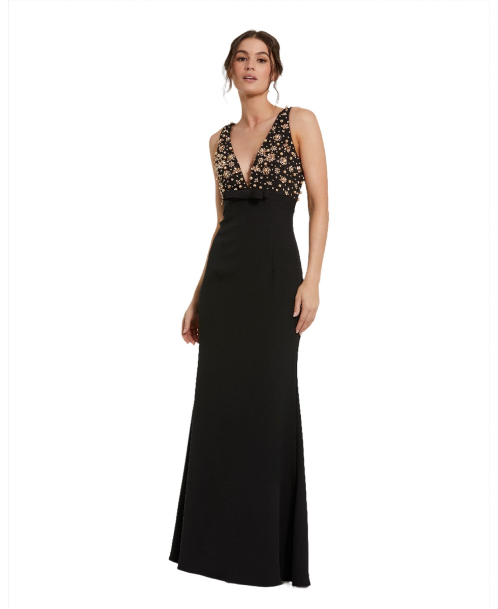 Женское вечернее платье Mac Duggal Crepe Sleeveless Beaded V Neck Gown With Bow