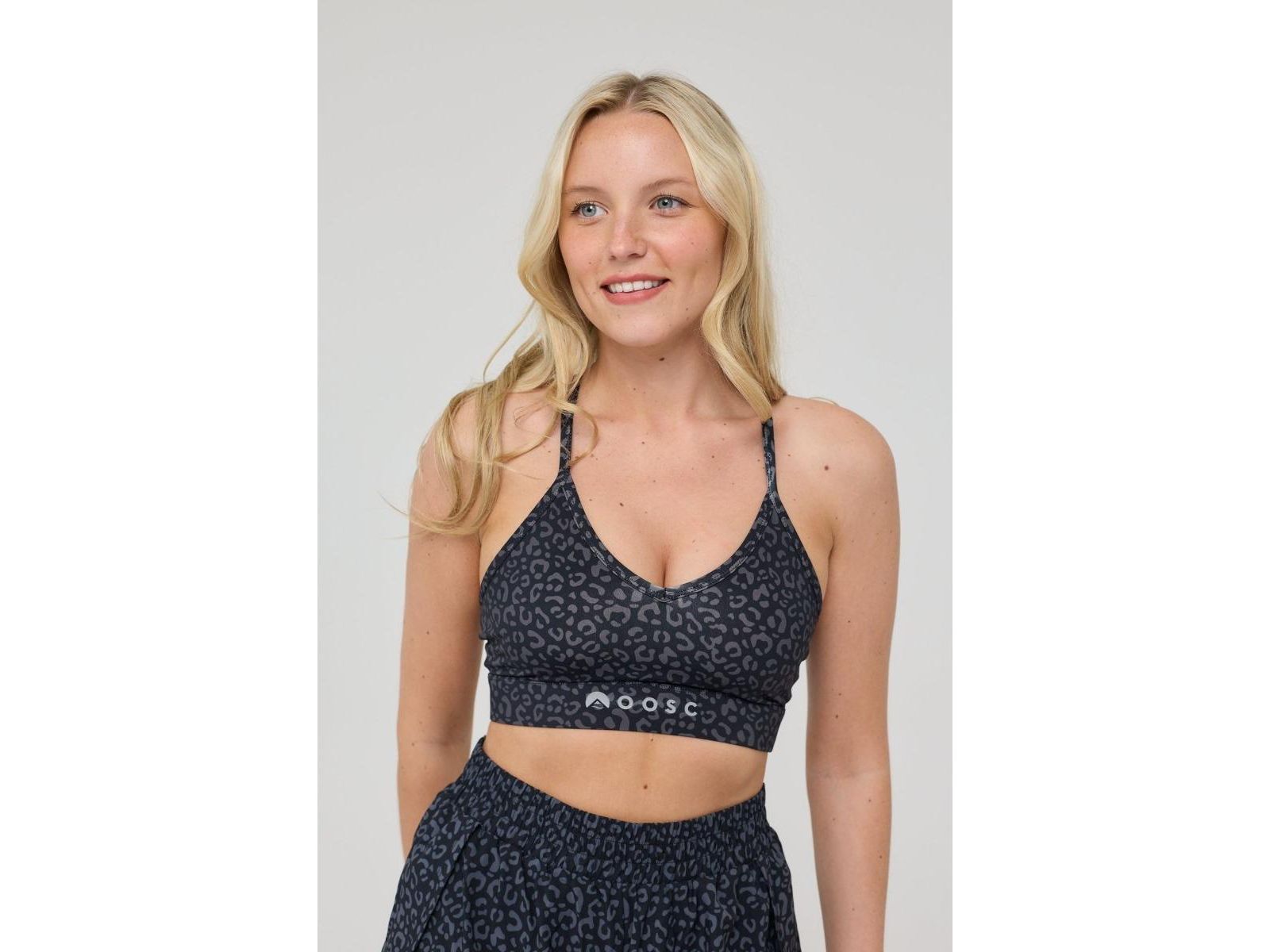 OOSC Women's Medium Support Infinite Sports Bra