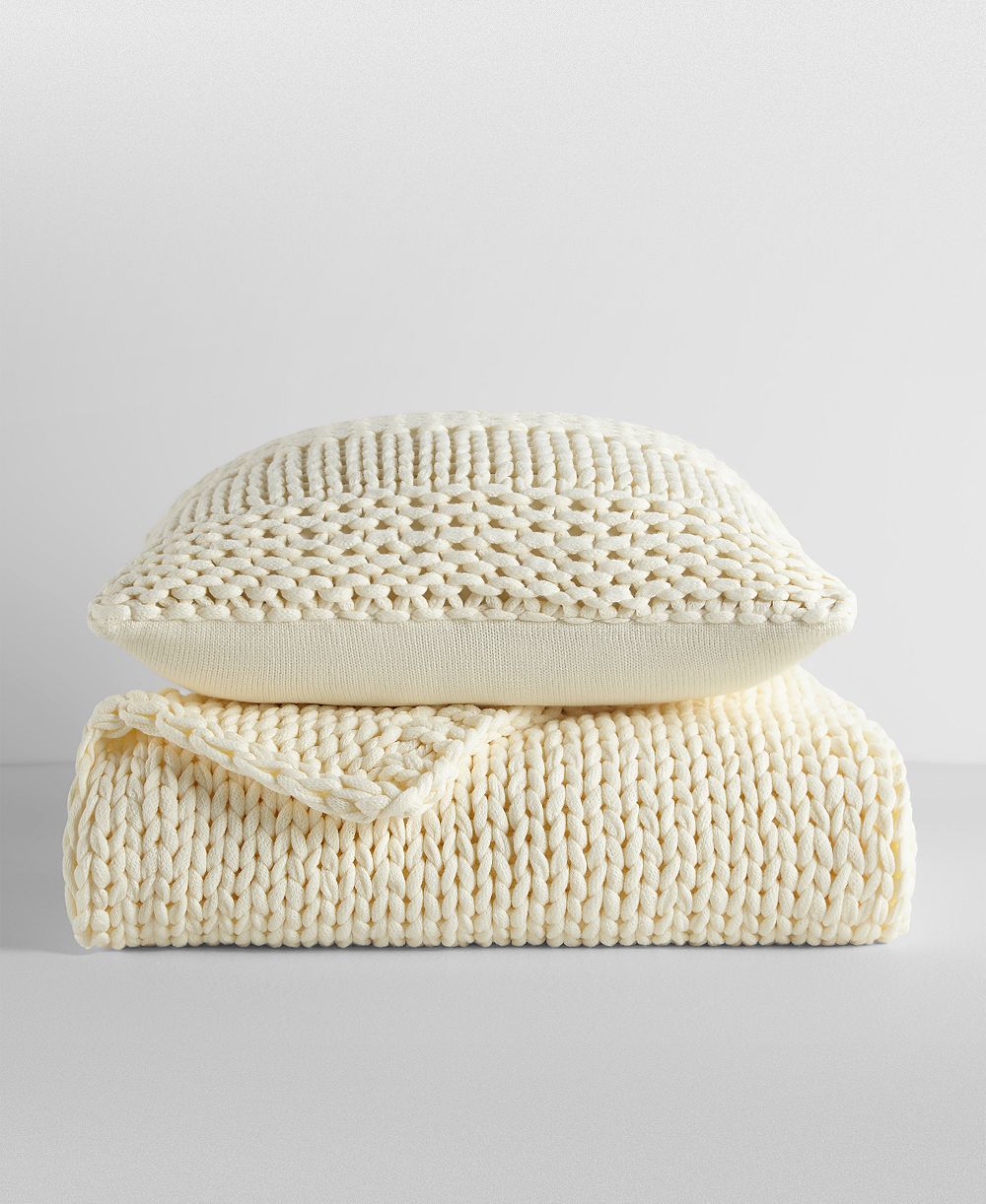 ienjoy Home Chunky Blanket and Decorative Pillow Set, 21" x 21"